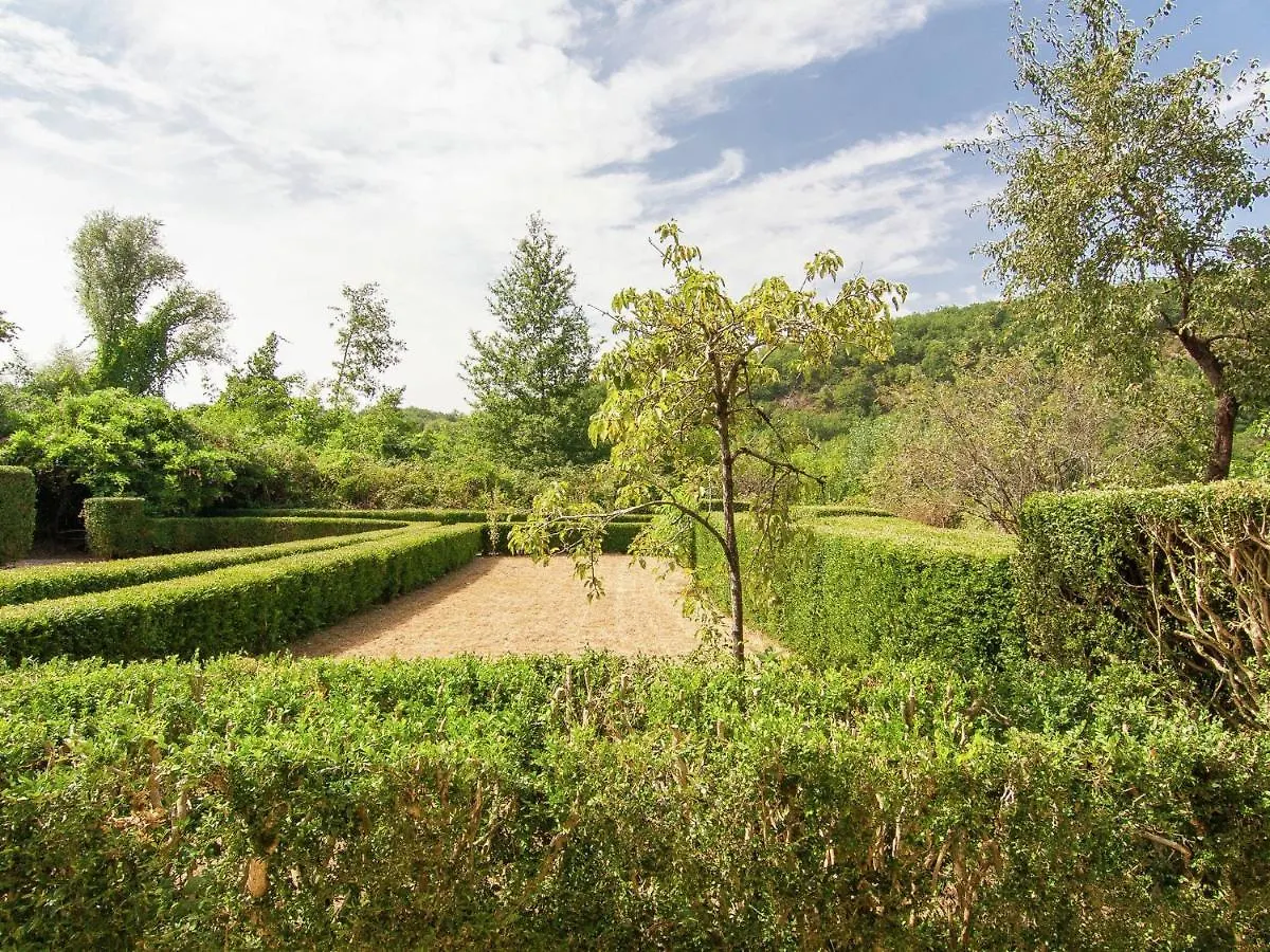 Дом отдыха Historic Manor House 50 M From The River Lot Cenevieres