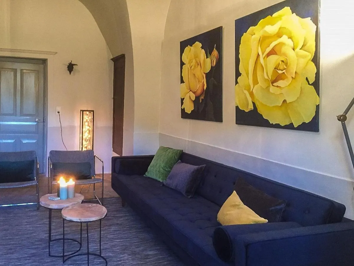 Дом отдыха Historic Manor House 50 M From The River Lot Cenevieres